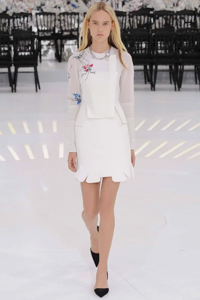 Look 29